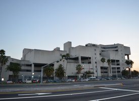 Exterior de centro de detencion migratoria
